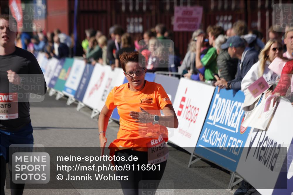 03.10.2025 - Köhlbrandbrückenlauf Jannik Wohlers http://msf.ph/oto/9116501 03.10.2025 13:33:27 Ziel 4006, 5179, 5211, 5281, 5413, 5549, 5783, 6094, 6276 meine-sportfotos.de