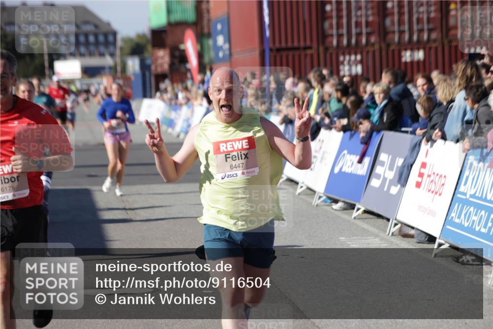 03.10.2025 - Köhlbrandbrückenlauf Jannik Wohlers http://msf.ph/oto/9116504 03.10.2025 13:02:50 Ziel 4095, 4116, 4203, 4279, 4579, 4619, 4747, 5245, 5726, 5793, 5810, 6175, 6255, 6447, 6739 meine-sportfotos.de