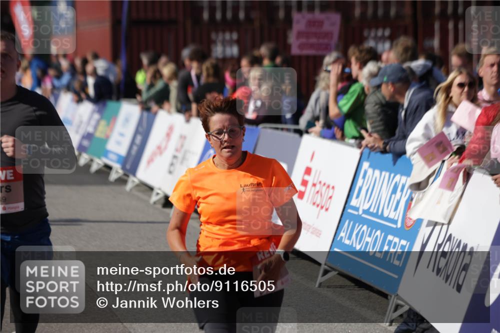 03.10.2025 - Köhlbrandbrückenlauf Jannik Wohlers http://msf.ph/oto/9116505 03.10.2025 13:33:27 Ziel 4006, 5179, 5211, 5281, 5413, 5549, 5783, 6094, 6276 meine-sportfotos.de