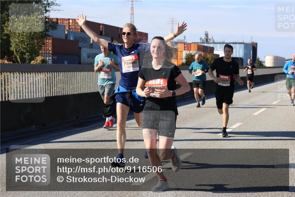 03.10.2025 - Köhlbrandbrückenlauf Strokosch-Dieckow http://msf.ph/oto/9116506 03.10.2025 12:51:16 Position 3 5414, 4107, 4836 meine-sportfotos.de