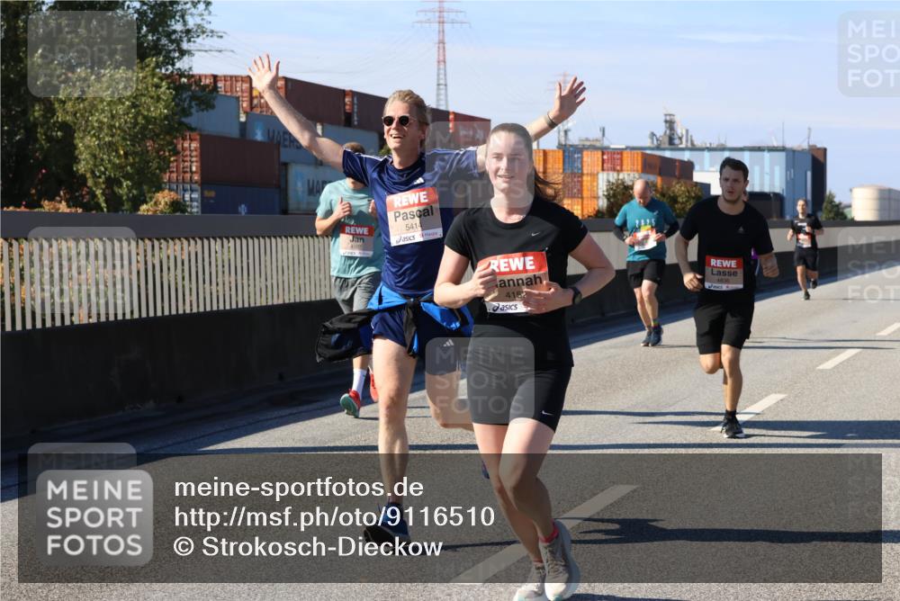 03.10.2025 - Köhlbrandbrückenlauf Strokosch-Dieckow http://msf.ph/oto/9116510 03.10.2025 12:51:16 Position 3 4107, 5414, 4152 meine-sportfotos.de