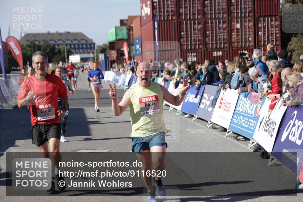 03.10.2025 - Köhlbrandbrückenlauf Jannik Wohlers http://msf.ph/oto/9116520 03.10.2025 13:02:50 Ziel 4095, 4116, 4203, 4279, 4579, 4619, 4747, 5245, 5726, 5793, 5810, 6175, 6255, 6447, 6739 meine-sportfotos.de