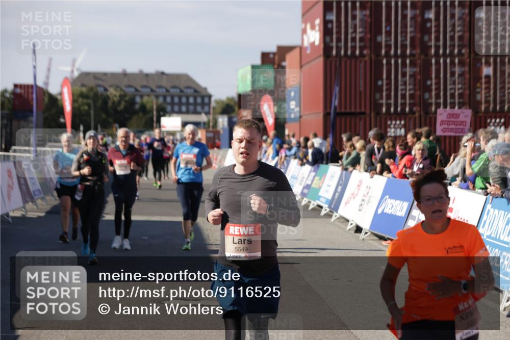 03.10.2025 - Köhlbrandbrückenlauf Jannik Wohlers http://msf.ph/oto/9116525 03.10.2025 13:33:28 Ziel 4006, 5179, 5211, 5281, 5413, 5549, 6094, 6276 meine-sportfotos.de