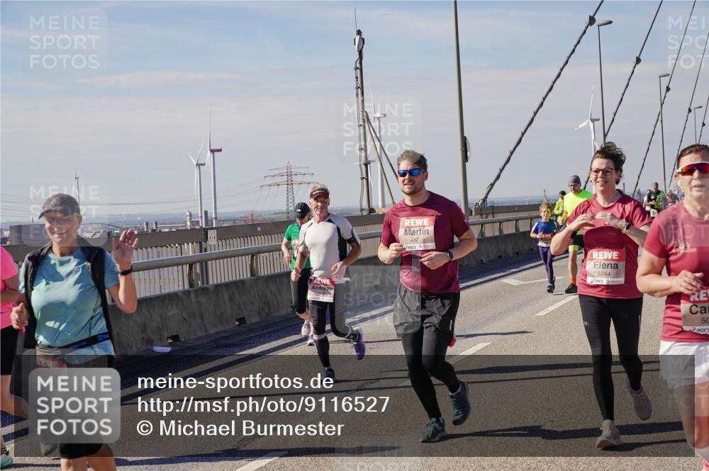 03.10.2025 - Köhlbrandbrückenlauf Michael Burmester http://msf.ph/oto/9116527 03.10.2025 12:58:15 Position 2 5030, 4827, 5244, 50 meine-sportfotos.de