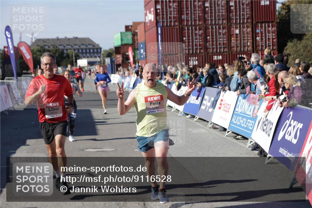 03.10.2025 - Köhlbrandbrückenlauf Jannik Wohlers http://msf.ph/oto/9116528 03.10.2025 13:02:51 Ziel 4095, 4116, 4137, 4203, 4279, 4579, 4619, 4747, 5245, 5726, 5793, 5810, 6175, 6255, 6447, 6739 meine-sportfotos.de