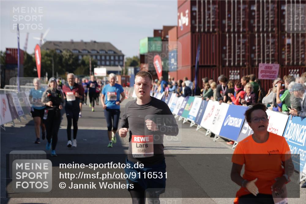 03.10.2025 - Köhlbrandbrückenlauf Jannik Wohlers http://msf.ph/oto/9116531 03.10.2025 13:33:28 Ziel 4006, 5179, 5211, 5281, 5413, 5549, 6094, 6276 meine-sportfotos.de