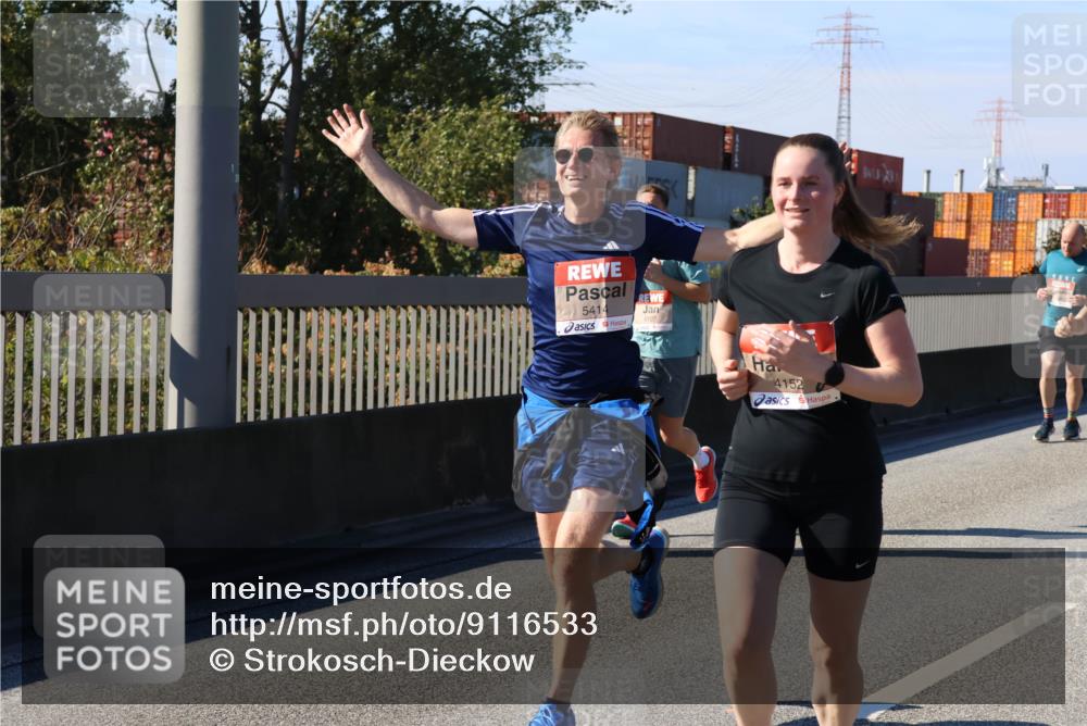 03.10.2025 - Köhlbrandbrückenlauf Strokosch-Dieckow http://msf.ph/oto/9116533 03.10.2025 12:51:17 Position 3 5414, 4107, 4152 meine-sportfotos.de