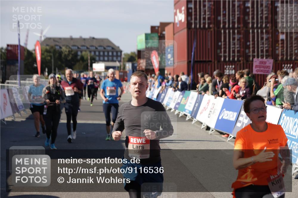 03.10.2025 - Köhlbrandbrückenlauf Jannik Wohlers http://msf.ph/oto/9116536 03.10.2025 13:33:28 Ziel 4006, 5179, 5211, 5281, 5413, 5549, 6094, 6276 meine-sportfotos.de