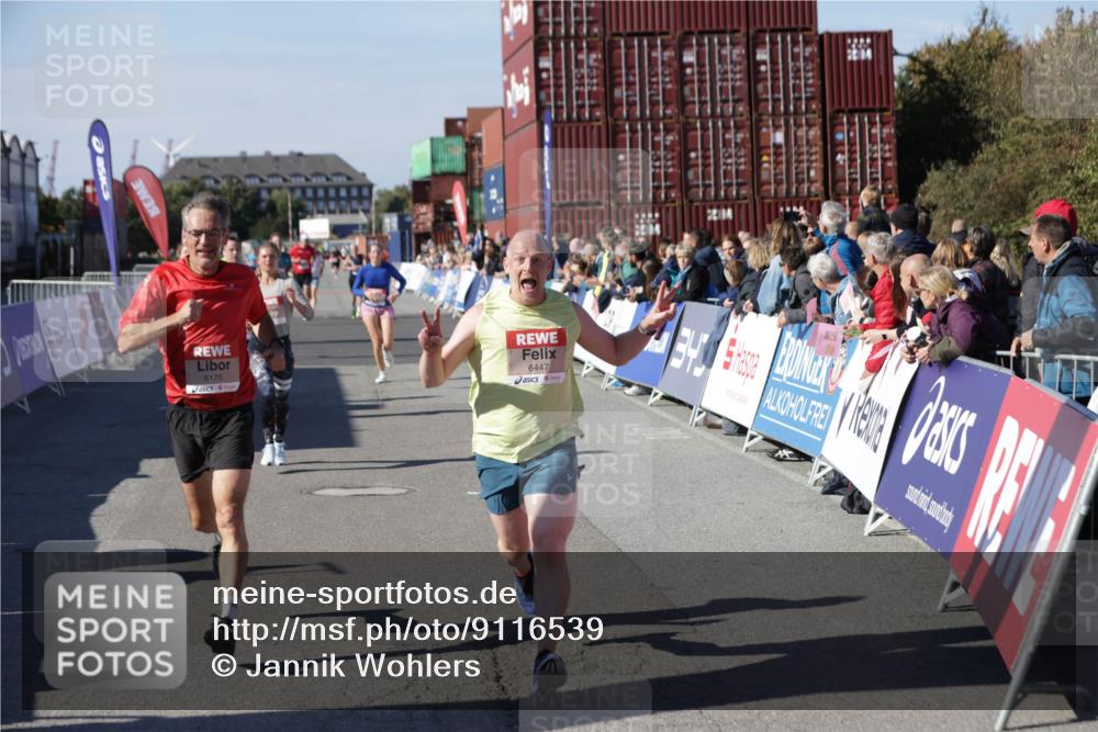 03.10.2025 - Köhlbrandbrückenlauf Jannik Wohlers http://msf.ph/oto/9116539 03.10.2025 13:02:51 Ziel 4095, 4116, 4137, 4203, 4279, 4579, 4619, 4747, 5245, 5726, 5793, 5810, 6175, 6255, 6447, 6739 meine-sportfotos.de