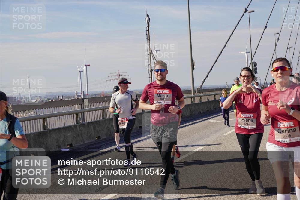 03.10.2025 - Köhlbrandbrückenlauf Michael Burmester http://msf.ph/oto/9116542 03.10.2025 12:58:15 Position 2 4827, 5244, 5038 meine-sportfotos.de