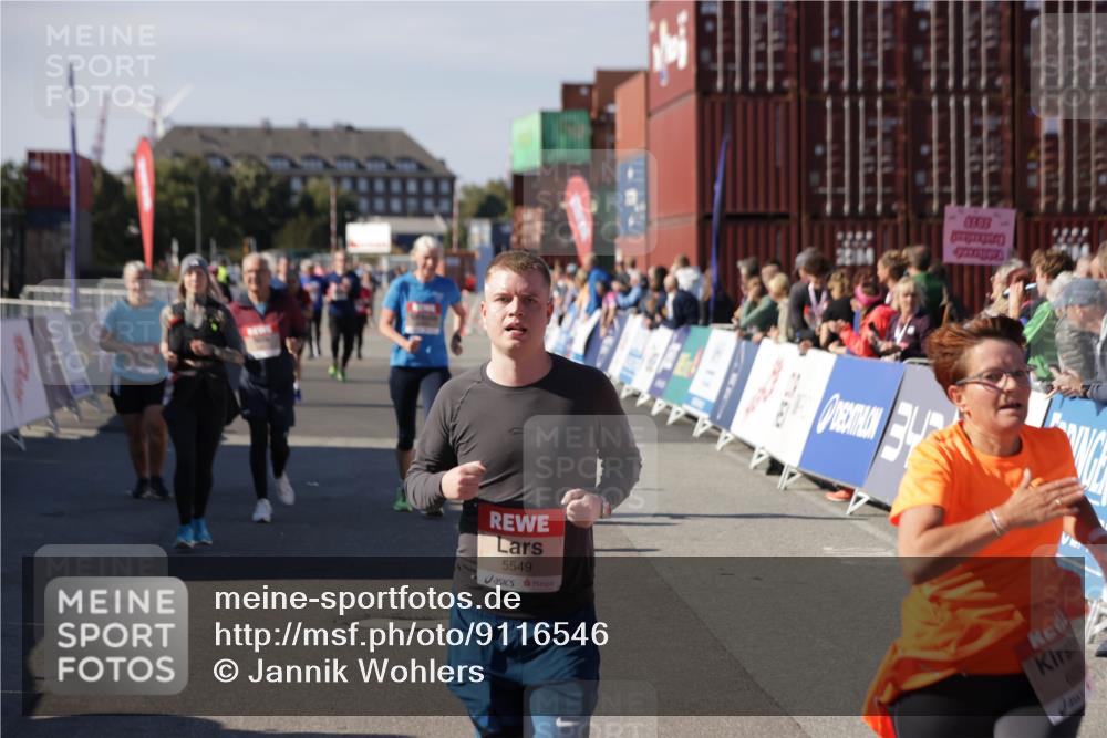 03.10.2025 - Köhlbrandbrückenlauf Jannik Wohlers http://msf.ph/oto/9116546 03.10.2025 13:33:28 Ziel 4006, 5179, 5211, 5281, 5413, 5549, 6094, 6276 meine-sportfotos.de