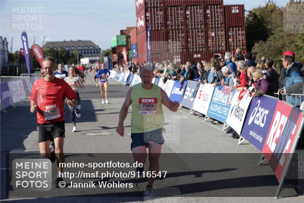 03.10.2025 - Köhlbrandbrückenlauf Jannik Wohlers http://msf.ph/oto/9116547 03.10.2025 13:02:51 Ziel 4095, 4116, 4137, 4203, 4279, 4579, 4619, 4747, 5245, 5726, 5793, 5810, 6175, 6255, 6447, 6739 meine-sportfotos.de