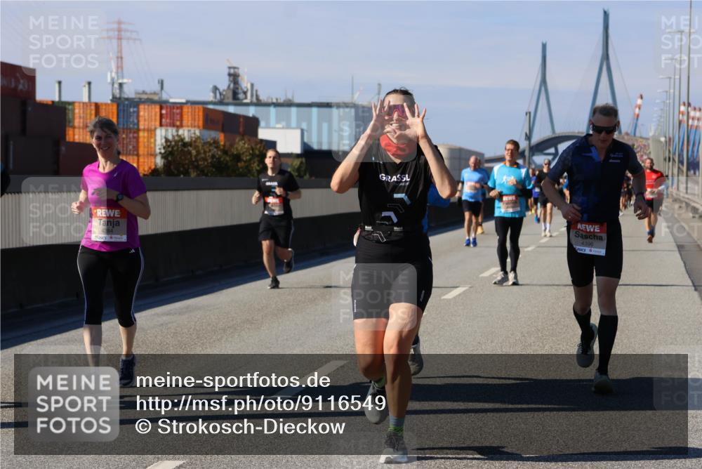 03.10.2025 - Köhlbrandbrückenlauf Strokosch-Dieckow http://msf.ph/oto/9116549 03.10.2025 12:51:19 Position 3 4384, 4396 meine-sportfotos.de