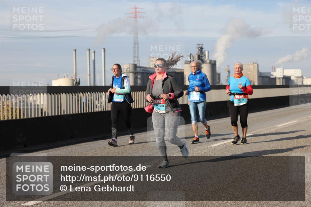 03.10.2025 - Köhlbrandbrückenlauf Lena Gebhardt http://msf.ph/oto/9116550 03.10.2025 10:21:02 Position 2 606 meine-sportfotos.de