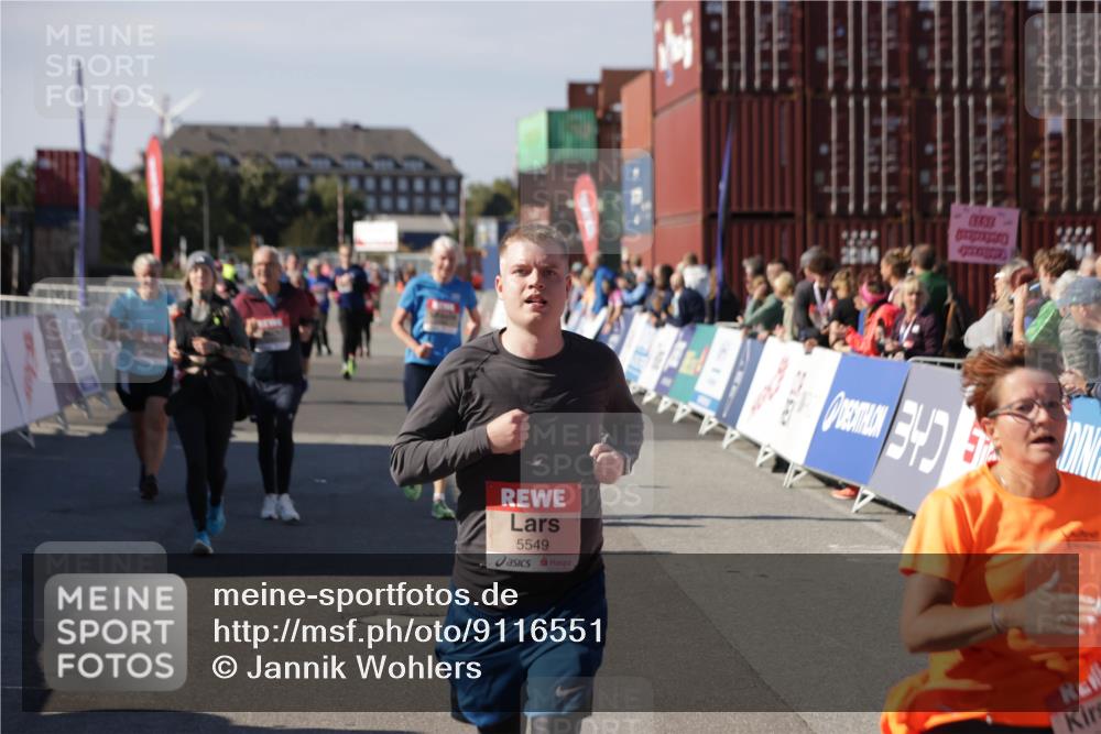 03.10.2025 - Köhlbrandbrückenlauf Jannik Wohlers http://msf.ph/oto/9116551 03.10.2025 13:33:28 Ziel 4006, 5179, 5211, 5281, 5413, 5549, 6094, 6276 meine-sportfotos.de