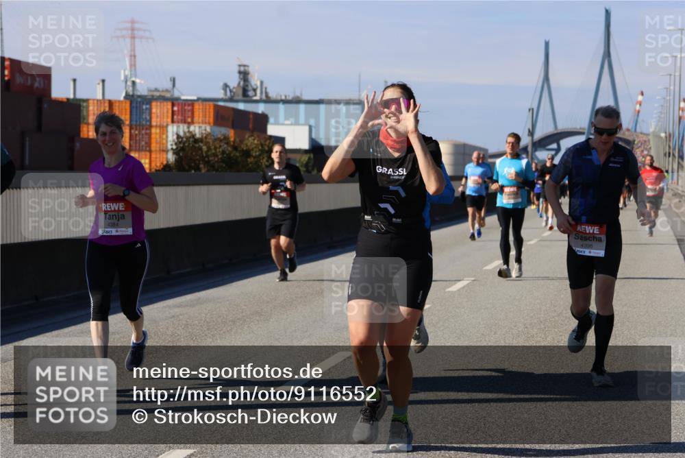 03.10.2025 - Köhlbrandbrückenlauf Strokosch-Dieckow http://msf.ph/oto/9116552 03.10.2025 12:51:19 Position 3 4384, 4396 meine-sportfotos.de