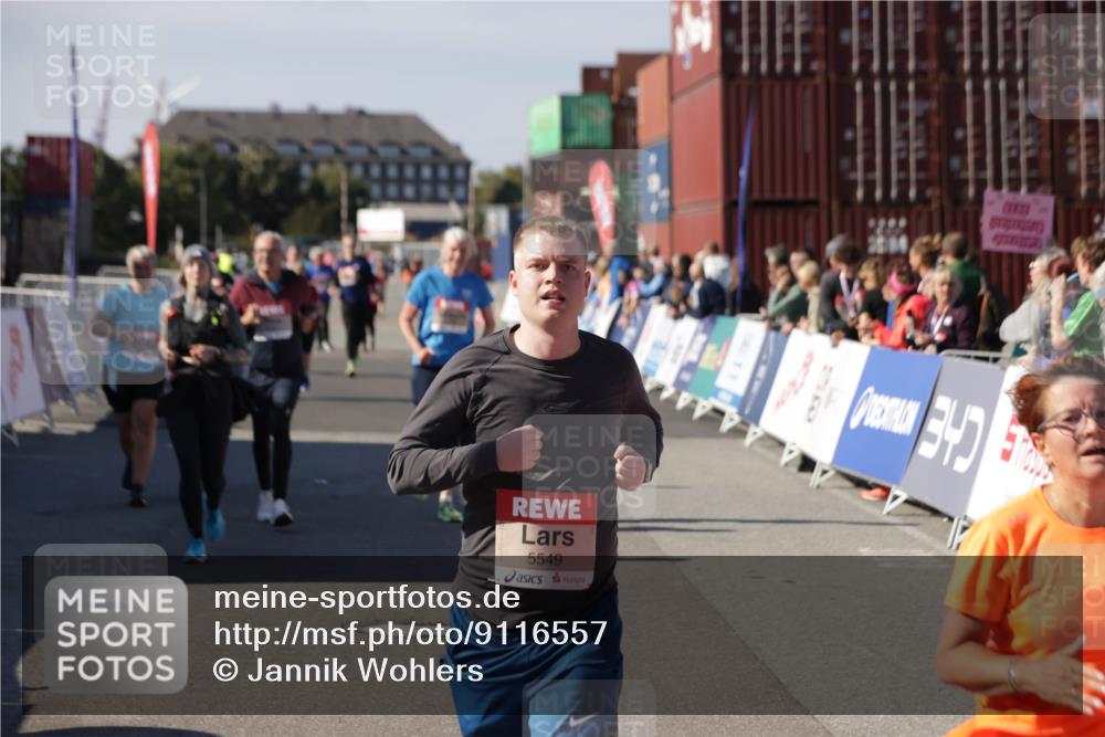 03.10.2025 - Köhlbrandbrückenlauf Jannik Wohlers http://msf.ph/oto/9116557 03.10.2025 13:33:28 Ziel 4006, 5179, 5211, 5281, 5413, 5549, 6094, 6276 meine-sportfotos.de