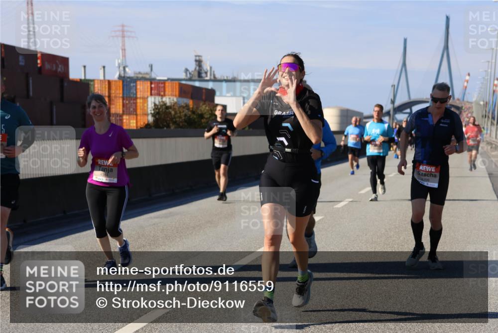 03.10.2025 - Köhlbrandbrückenlauf Strokosch-Dieckow http://msf.ph/oto/9116559 03.10.2025 12:51:20 Position 3 4384, 4396 meine-sportfotos.de