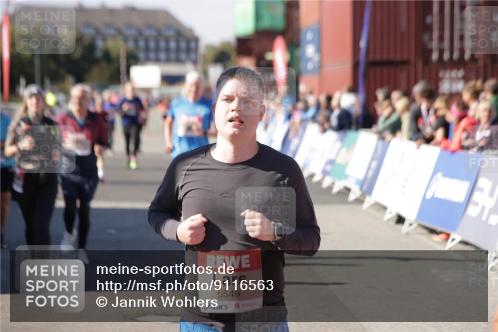 03.10.2025 - Köhlbrandbrückenlauf Jannik Wohlers http://msf.ph/oto/9116563 03.10.2025 13:33:29 Ziel 4006, 5179, 5211, 5281, 5413, 5549, 6094, 6276 meine-sportfotos.de