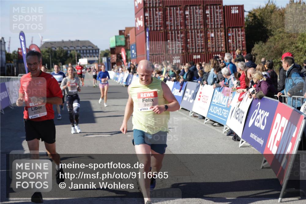 03.10.2025 - Köhlbrandbrückenlauf Jannik Wohlers http://msf.ph/oto/9116565 03.10.2025 13:02:51 Ziel 4095, 4116, 4137, 4203, 4279, 4579, 4619, 4747, 5245, 5726, 5793, 5810, 6175, 6255, 6447, 6739 meine-sportfotos.de