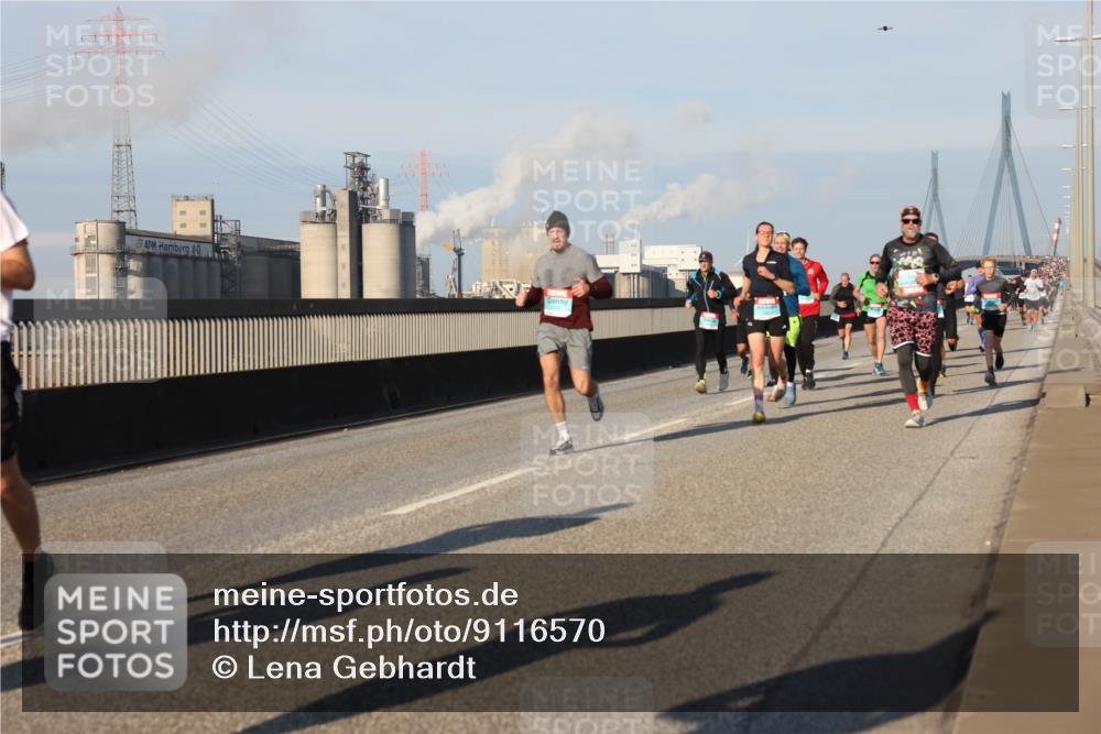 03.10.2025 - Köhlbrandbrückenlauf Lena Gebhardt http://msf.ph/oto/9116570 03.10.2025 09:44:08 Position 2  meine-sportfotos.de