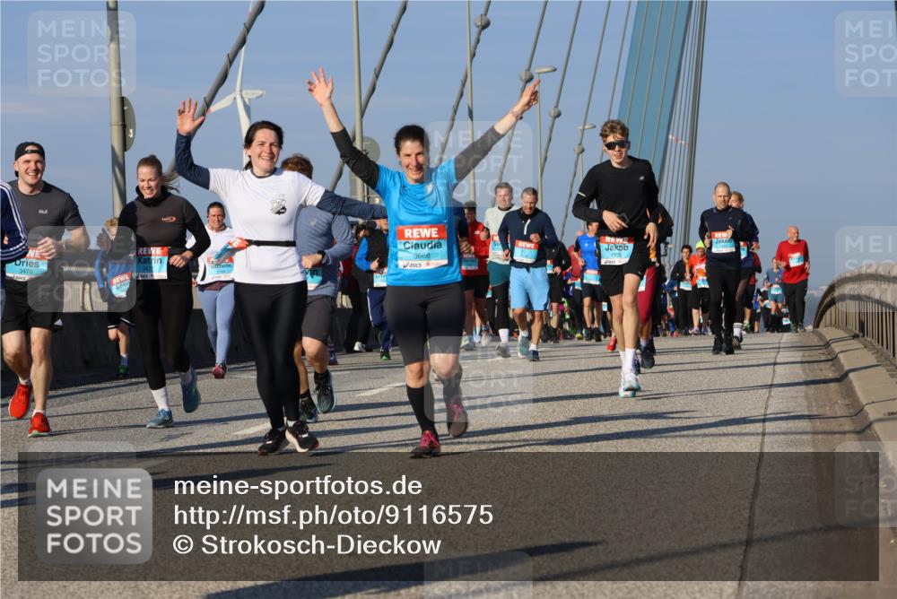 03.10.2025 - Köhlbrandbrückenlauf Strokosch-Dieckow http://msf.ph/oto/9116575 03.10.2025 09:49:25 Position 2 3470, 2749, 3666, 1933 meine-sportfotos.de