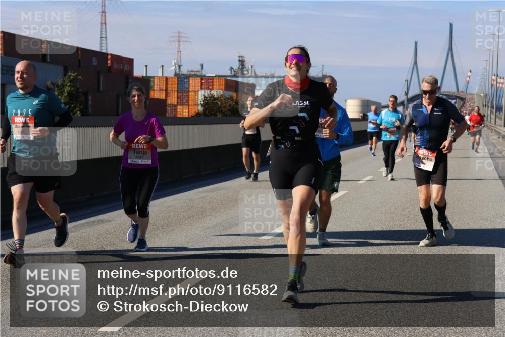 03.10.2025 - Köhlbrandbrückenlauf Strokosch-Dieckow http://msf.ph/oto/9116582 03.10.2025 12:51:20 Position 3 2025, 4122, 4384 meine-sportfotos.de