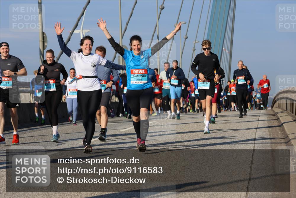 03.10.2025 - Köhlbrandbrückenlauf Strokosch-Dieckow http://msf.ph/oto/9116583 03.10.2025 09:49:25 Position 2 3470, 3471, 3666, 1933 meine-sportfotos.de
