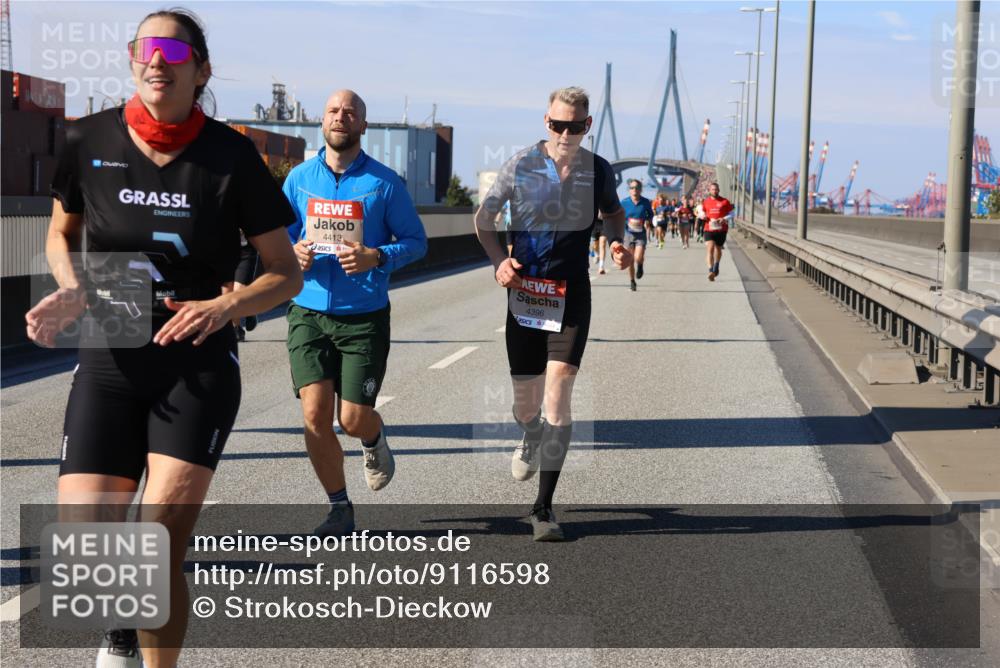 03.10.2025 - Köhlbrandbrückenlauf Strokosch-Dieckow http://msf.ph/oto/9116598 03.10.2025 12:51:21 Position 3 4413, 4396 meine-sportfotos.de