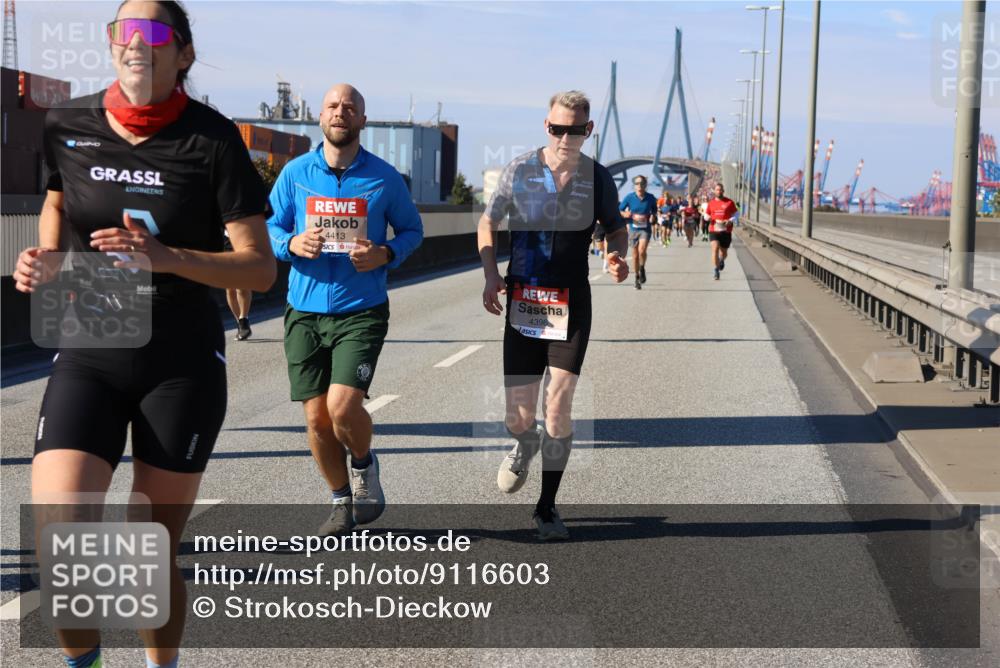 03.10.2025 - Köhlbrandbrückenlauf Strokosch-Dieckow http://msf.ph/oto/9116603 03.10.2025 12:51:21 Position 3 4413, 4396 meine-sportfotos.de