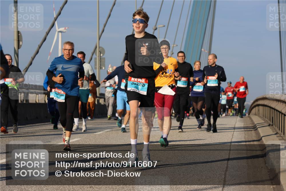 03.10.2025 - Köhlbrandbrückenlauf Strokosch-Dieckow http://msf.ph/oto/9116607 03.10.2025 09:49:29 Position 2 685, 1933 meine-sportfotos.de