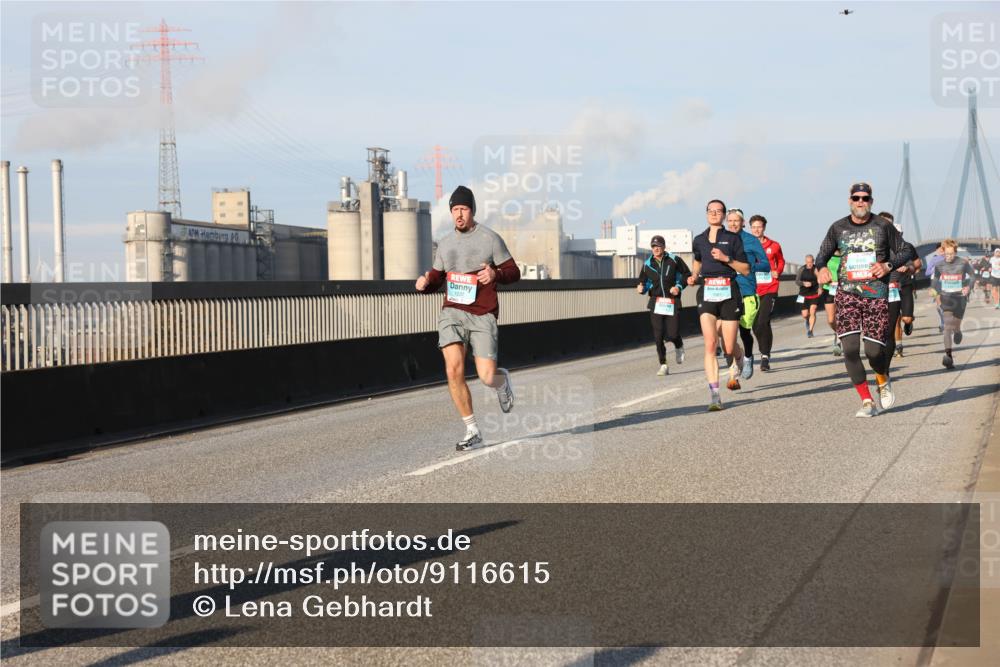 03.10.2025 - Köhlbrandbrückenlauf Lena Gebhardt http://msf.ph/oto/9116615 03.10.2025 09:44:09 Position 2 1237 meine-sportfotos.de