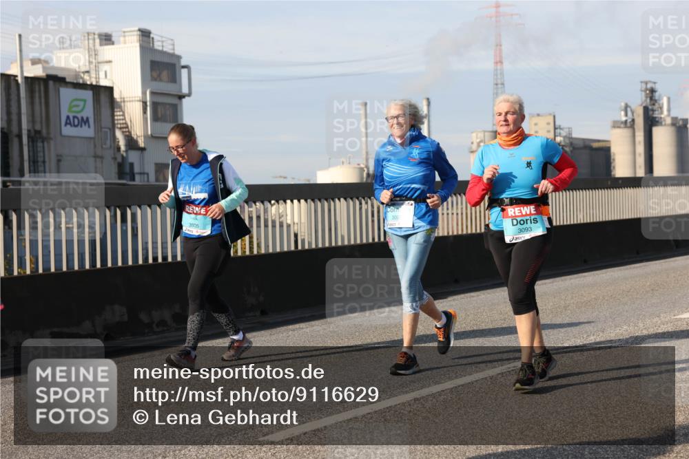 03.10.2025 - Köhlbrandbrückenlauf Lena Gebhardt http://msf.ph/oto/9116629 03.10.2025 10:21:04 Position 2 3805, 3093 meine-sportfotos.de