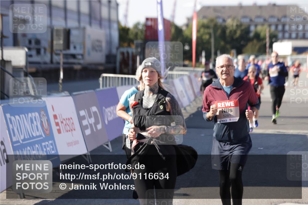 03.10.2025 - Köhlbrandbrückenlauf Jannik Wohlers http://msf.ph/oto/9116634 03.10.2025 13:33:31 Ziel 4006, 5179, 5211, 5281, 5413, 5546, 5549, 6094, 6276 meine-sportfotos.de