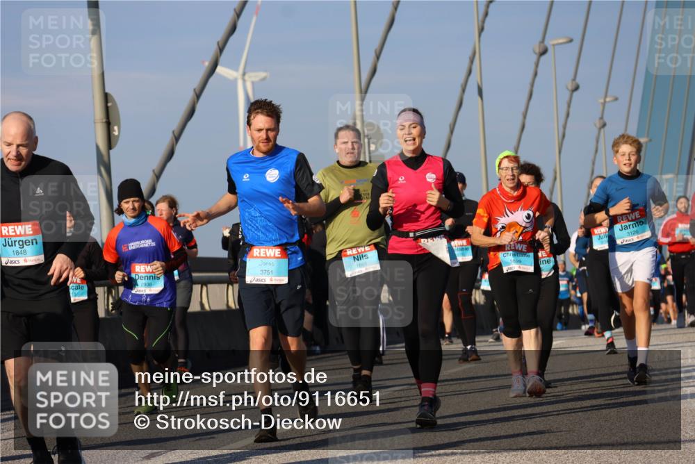 03.10.2025 - Köhlbrandbrückenlauf Strokosch-Dieckow http://msf.ph/oto/9116651 03.10.2025 09:49:39 Position 2 0, 1848, 3751, 1665, 2938, 3699, 3126 meine-sportfotos.de