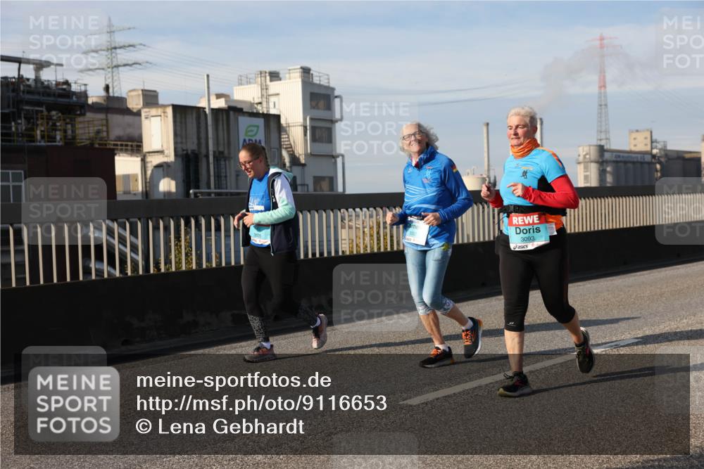 03.10.2025 - Köhlbrandbrückenlauf Lena Gebhardt http://msf.ph/oto/9116653 03.10.2025 10:21:04 Position 2 3805, 3093 meine-sportfotos.de