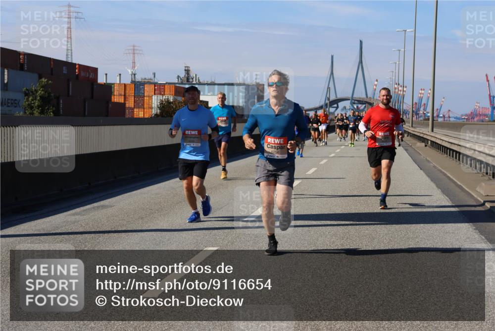 03.10.2025 - Köhlbrandbrückenlauf Strokosch-Dieckow http://msf.ph/oto/9116654 03.10.2025 12:51:30 Position 3 4249, 6256 meine-sportfotos.de