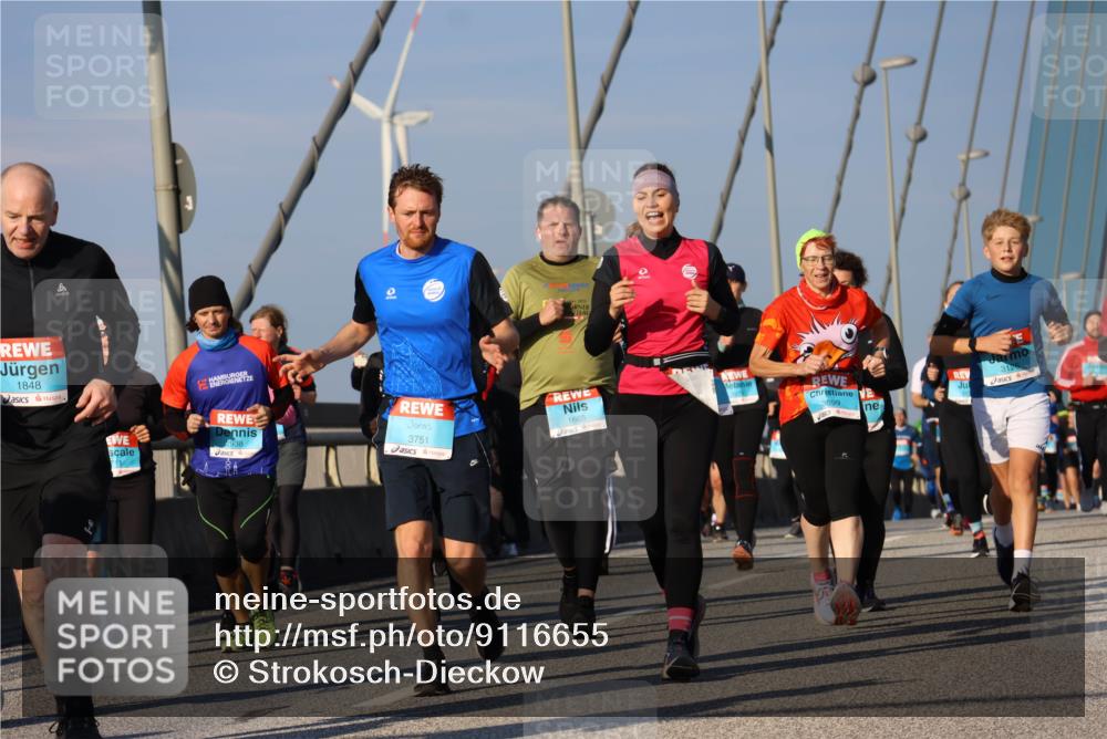 03.10.2025 - Köhlbrandbrückenlauf Strokosch-Dieckow http://msf.ph/oto/9116655 03.10.2025 09:49:39 Position 2 1848, 2938, 711, 3751, 1665, 3699, 3126 meine-sportfotos.de