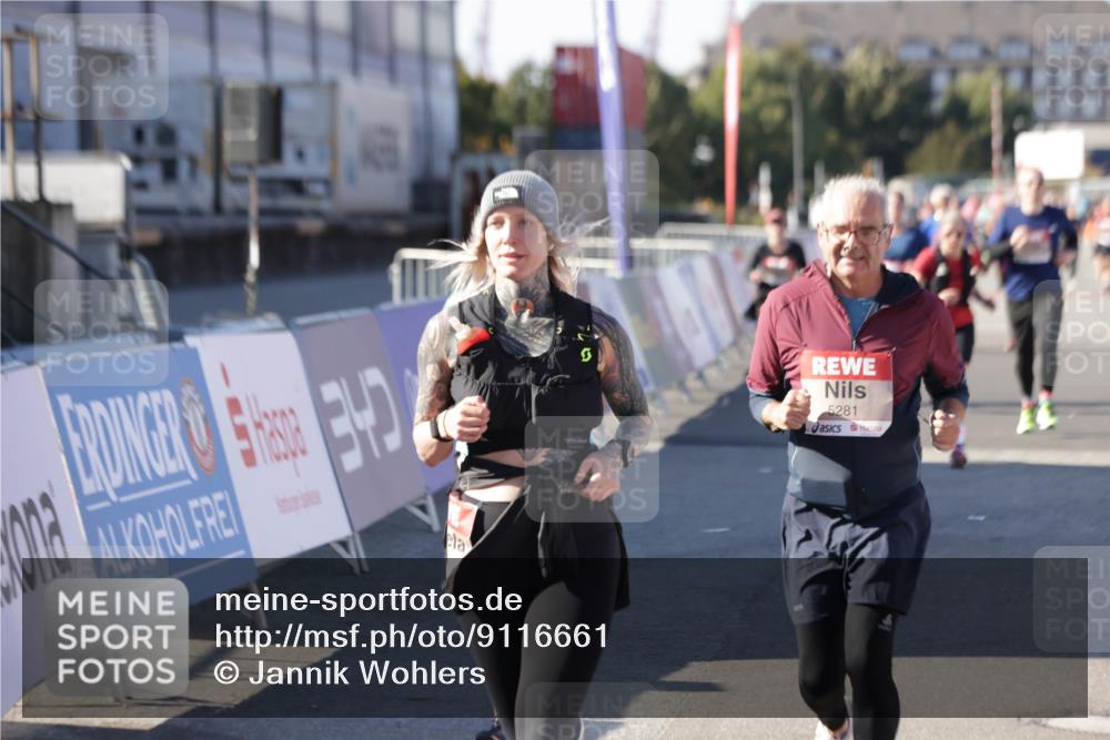 03.10.2025 - Köhlbrandbrückenlauf Jannik Wohlers http://msf.ph/oto/9116661 03.10.2025 13:33:31 Ziel 4006, 5179, 5211, 5281, 5413, 5546, 5549, 6094, 6276 meine-sportfotos.de