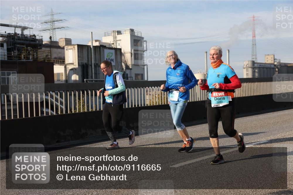 03.10.2025 - Köhlbrandbrückenlauf Lena Gebhardt http://msf.ph/oto/9116665 03.10.2025 10:21:04 Position 2 2, 3093 meine-sportfotos.de