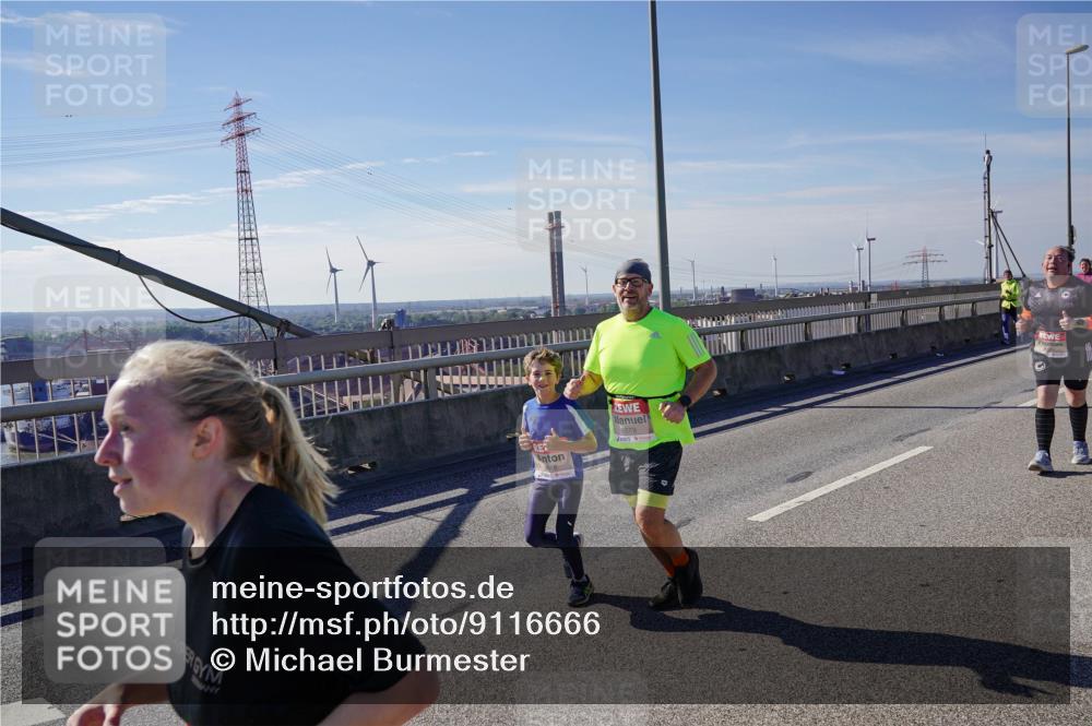 03.10.2025 - Köhlbrandbrückenlauf Michael Burmester http://msf.ph/oto/9116666 03.10.2025 12:58:21 Position 2 6669 meine-sportfotos.de