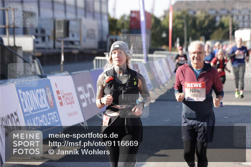03.10.2025 - Köhlbrandbrückenlauf Jannik Wohlers http://msf.ph/oto/9116669 03.10.2025 13:33:31 Ziel 4006, 5179, 5211, 5281, 5413, 5546, 5549, 6094, 6276 meine-sportfotos.de