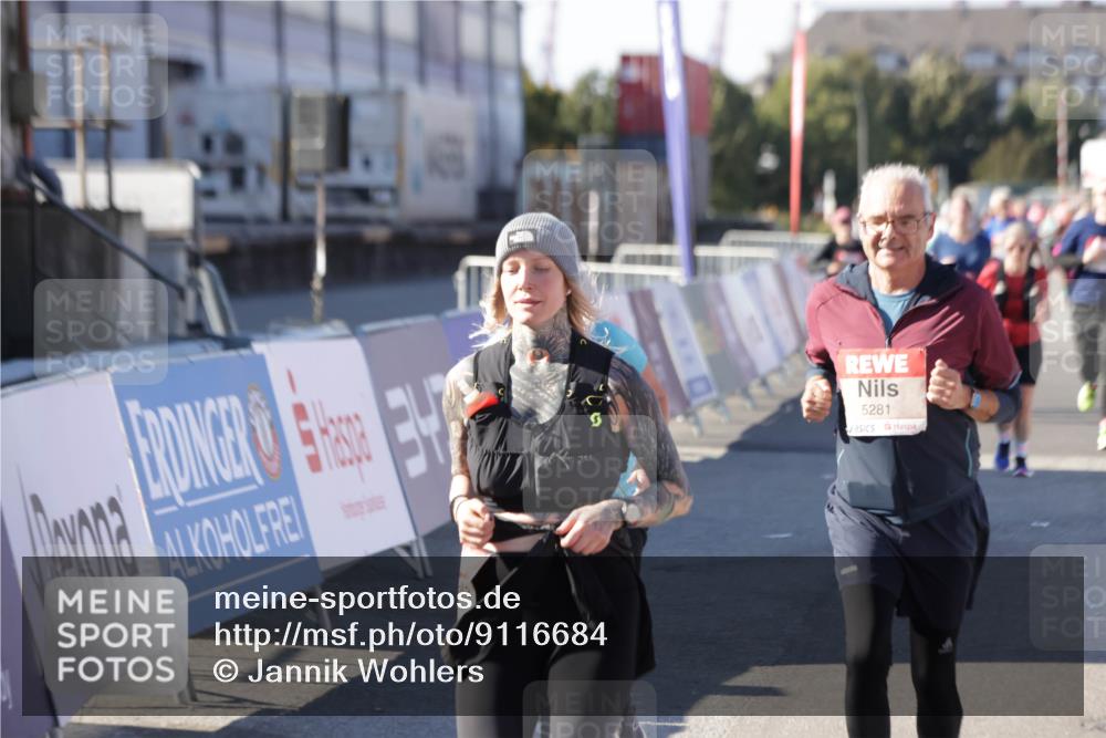 03.10.2025 - Köhlbrandbrückenlauf Jannik Wohlers http://msf.ph/oto/9116684 03.10.2025 13:33:32 Ziel 4006, 4744, 5179, 5211, 5281, 5413, 5546, 5549, 6094, 6276 meine-sportfotos.de