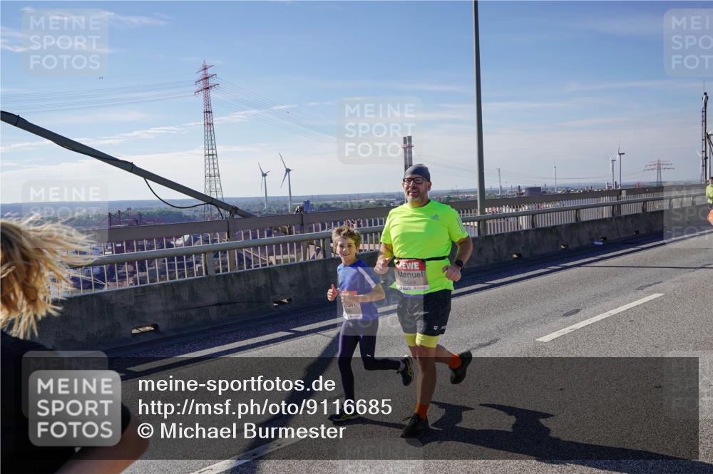 03.10.2025 - Köhlbrandbrückenlauf Michael Burmester http://msf.ph/oto/9116685 03.10.2025 12:58:21 Position 2 6669 meine-sportfotos.de