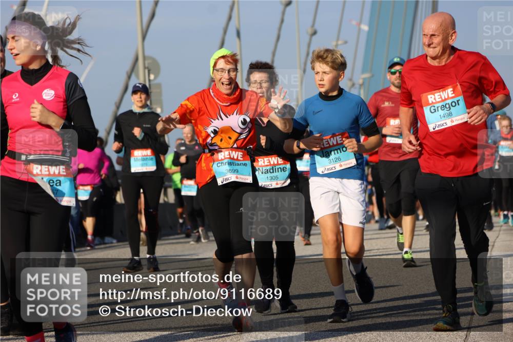 03.10.2025 - Köhlbrandbrückenlauf Strokosch-Dieckow http://msf.ph/oto/9116689 03.10.2025 09:49:42 Position 2 3699, 1305, 3126, 1498 meine-sportfotos.de