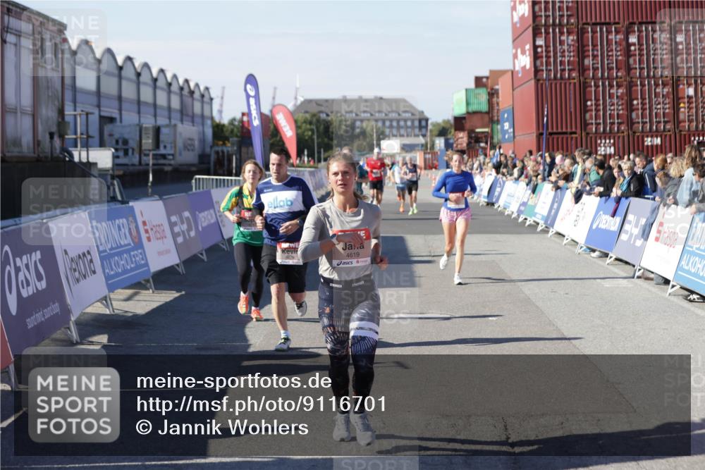 03.10.2025 - Köhlbrandbrückenlauf Jannik Wohlers http://msf.ph/oto/9116701 03.10.2025 13:02:53 Ziel 4095, 4116, 4137, 4203, 4279, 4579, 4619, 4747, 5245, 5793, 5810, 6175, 6255, 6447, 6739 meine-sportfotos.de