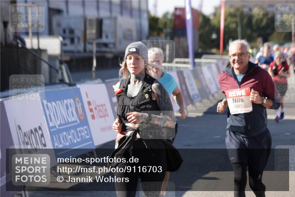 03.10.2025 - Köhlbrandbrückenlauf Jannik Wohlers http://msf.ph/oto/9116703 03.10.2025 13:33:32 Ziel 4006, 4744, 5179, 5211, 5281, 5413, 5546, 5549, 6094, 6276 meine-sportfotos.de