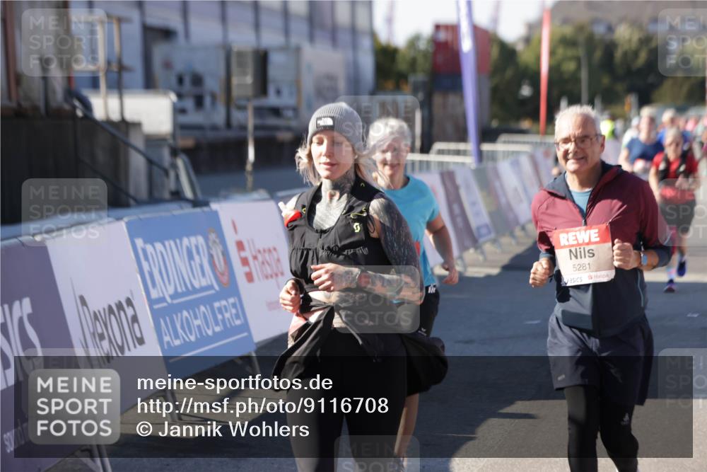 03.10.2025 - Köhlbrandbrückenlauf Jannik Wohlers http://msf.ph/oto/9116708 03.10.2025 13:33:32 Ziel 4006, 4744, 5179, 5211, 5281, 5413, 5546, 5549, 6094, 6276 meine-sportfotos.de