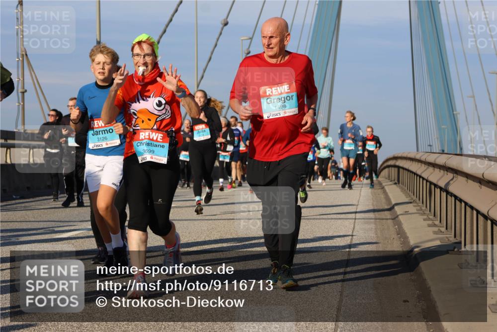 03.10.2025 - Köhlbrandbrückenlauf Strokosch-Dieckow http://msf.ph/oto/9116713 03.10.2025 09:49:45 Position 2 3126, 3699, 1498 meine-sportfotos.de