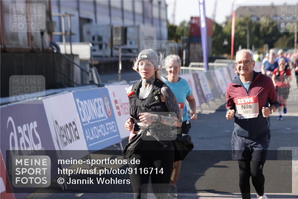 03.10.2025 - Köhlbrandbrückenlauf Jannik Wohlers http://msf.ph/oto/9116714 03.10.2025 13:33:32 Ziel 4006, 4744, 5179, 5211, 5281, 5413, 5546, 5549, 6094, 6276 meine-sportfotos.de